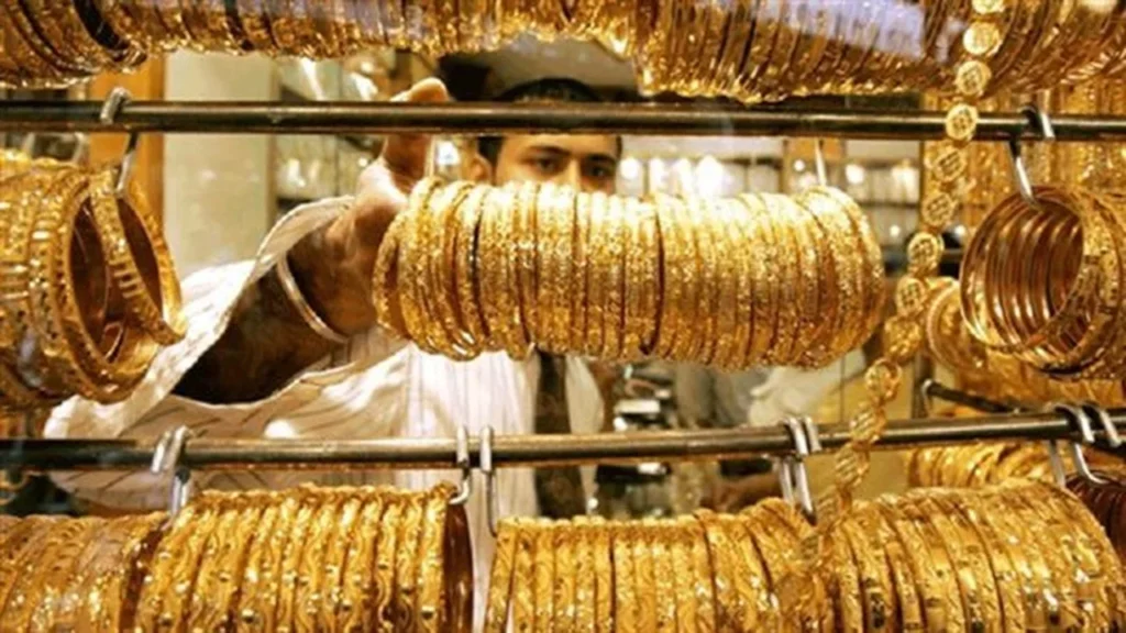 تراجع أسعار الذهب بمصر 65 جنيهاً في ظل صعود سعر صرف الدولار